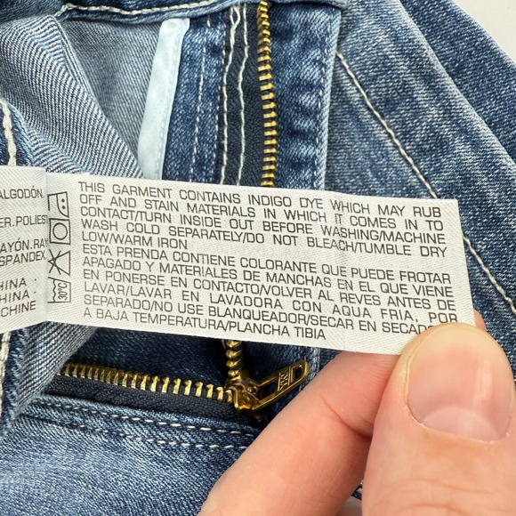 UNIONBAY Delaney Stretch Denim Midi Shorts Juniors 17 33W Wham Blue Midrise New - Picture 8 of 8